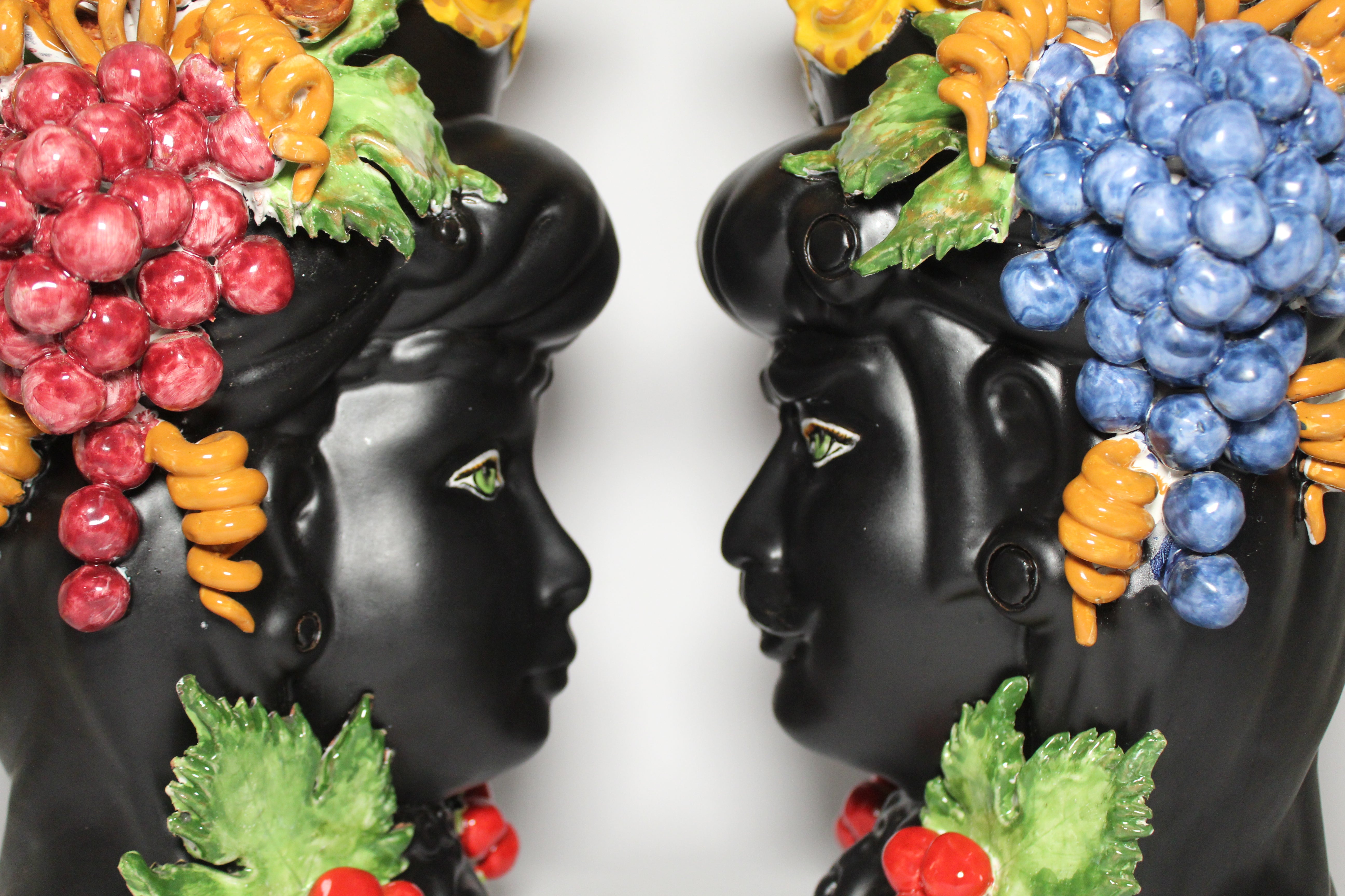 Teste di Moro Nero Opaco e Frutta