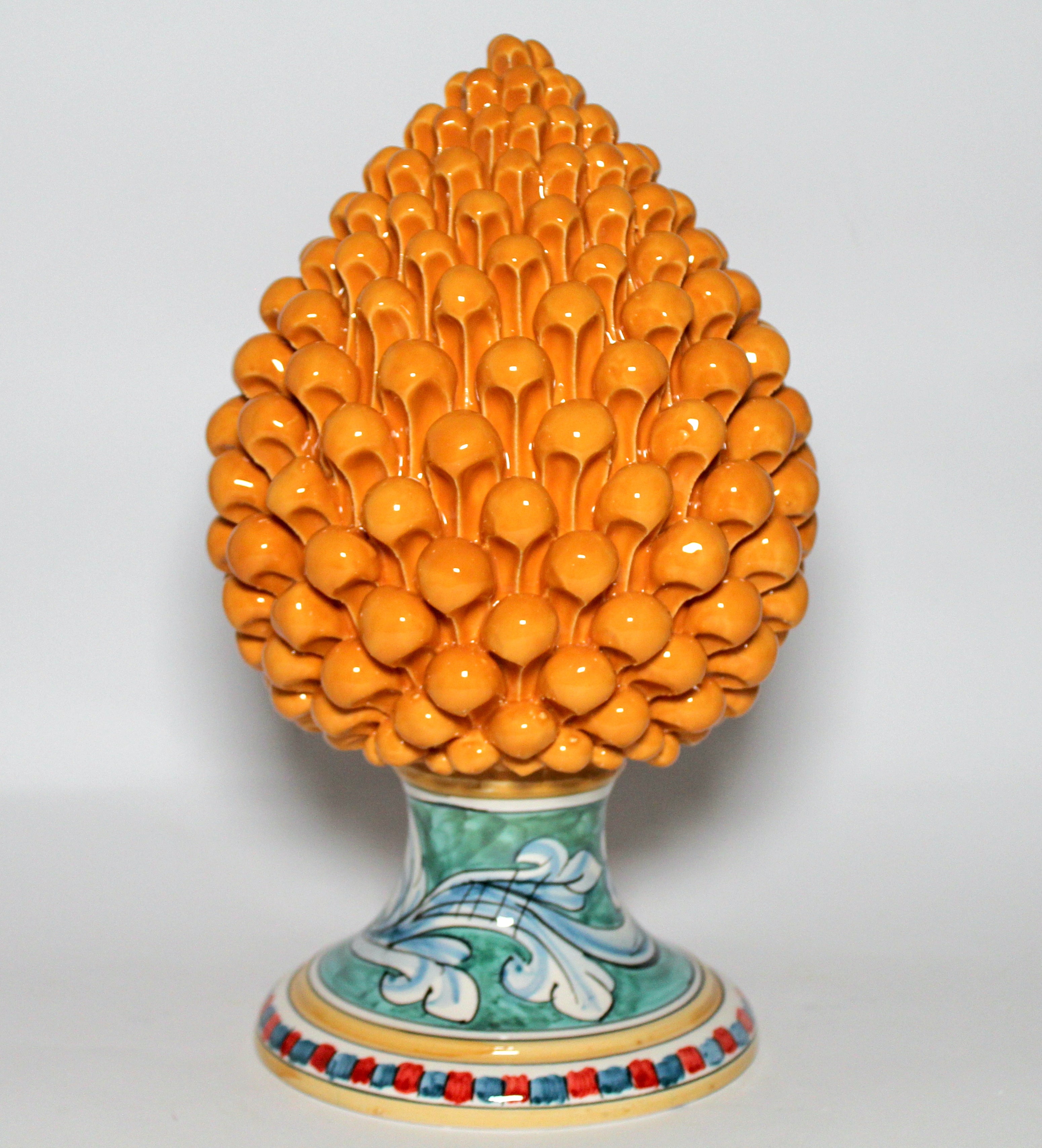 Pigna Arancione con Base Decorata