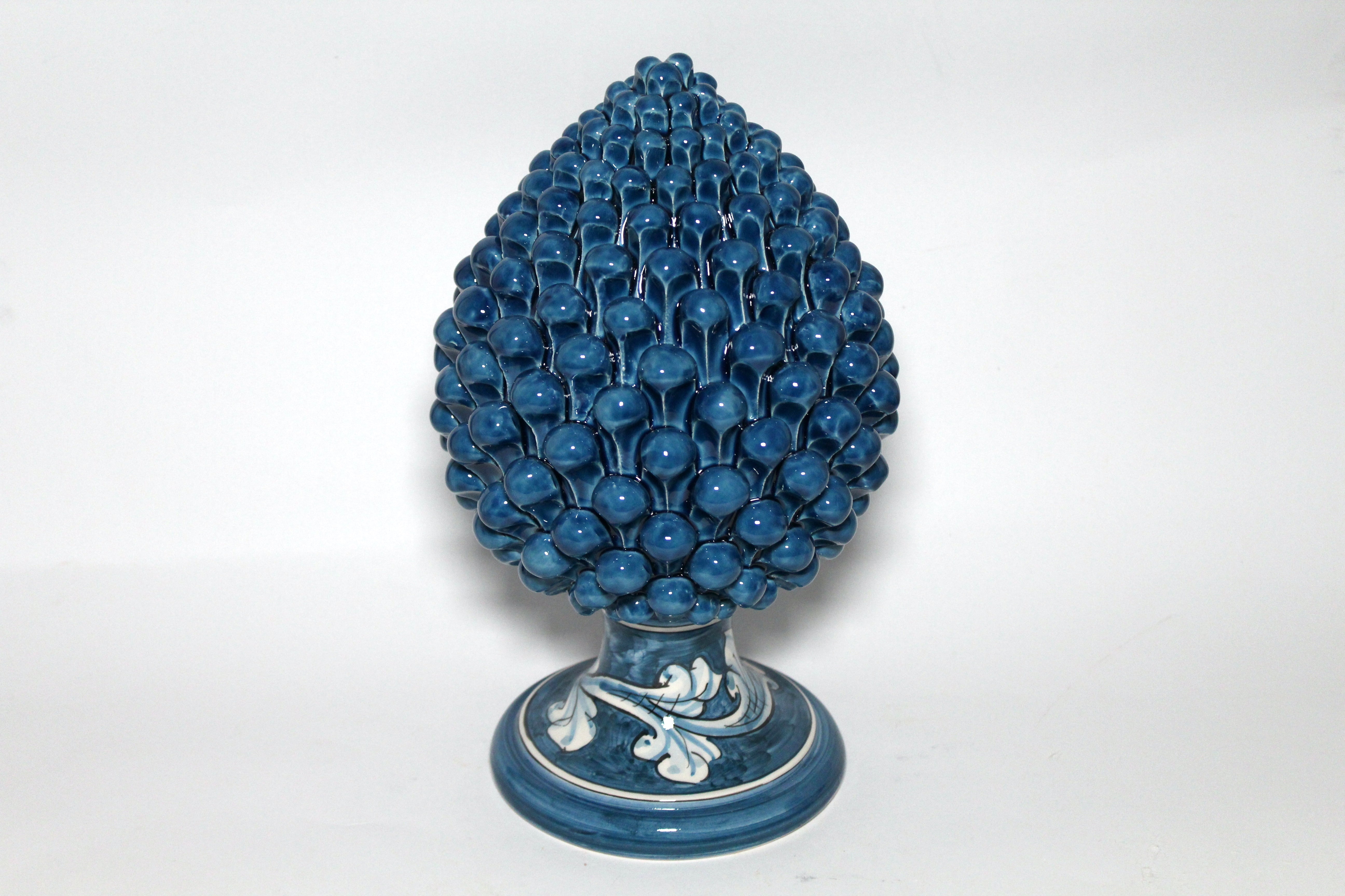 Pigna Blu con Base Decorata